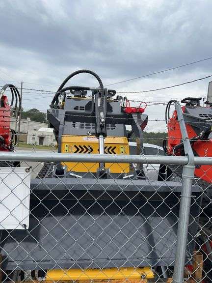 2025 YOUERT YOU-380 Mini Skid Steer Loader - 27HP Gasoline Engine image