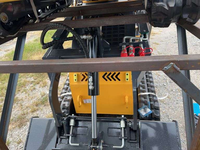 2025 YOUERT YOU-380 Mini Skid Steer Loader - 27HP Gasoline Engine image