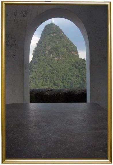 Deluxe Polystyrene Poster Frame, 27x41, Gold image
