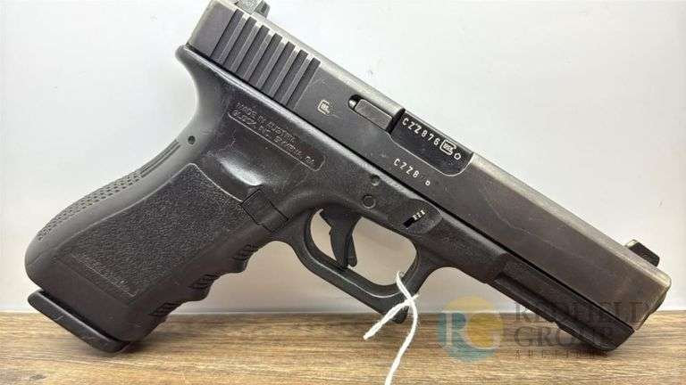 Glock 22 Pistol .40 S&W - Serial: CZZ876 image