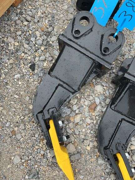 2025 YOUERT U12-20 Bucket - Standard Excavator Digging Attachment image