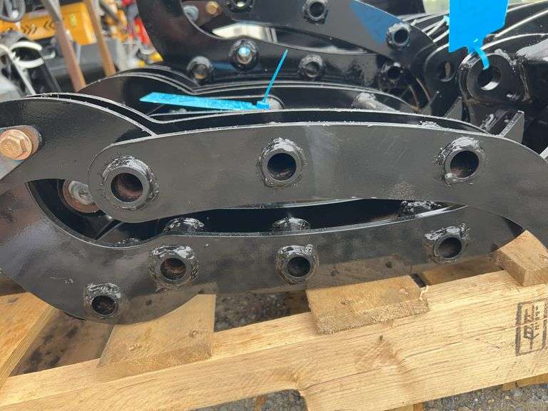 2025 YOUERT U12 Wood Grabber - Hydraulic Grapple for Material Handling image