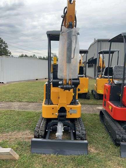 2025 YOUERT YOU-380 Mini Skid Steer Loader - 27HP Gasoline Engine image