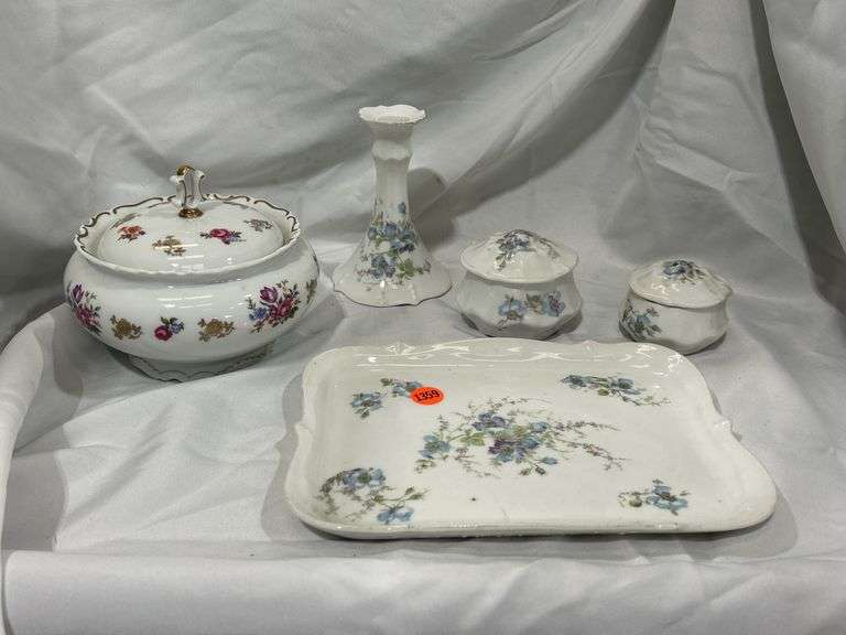 Dresser Box and Dresser Set image