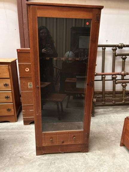 Gun Cabinet image