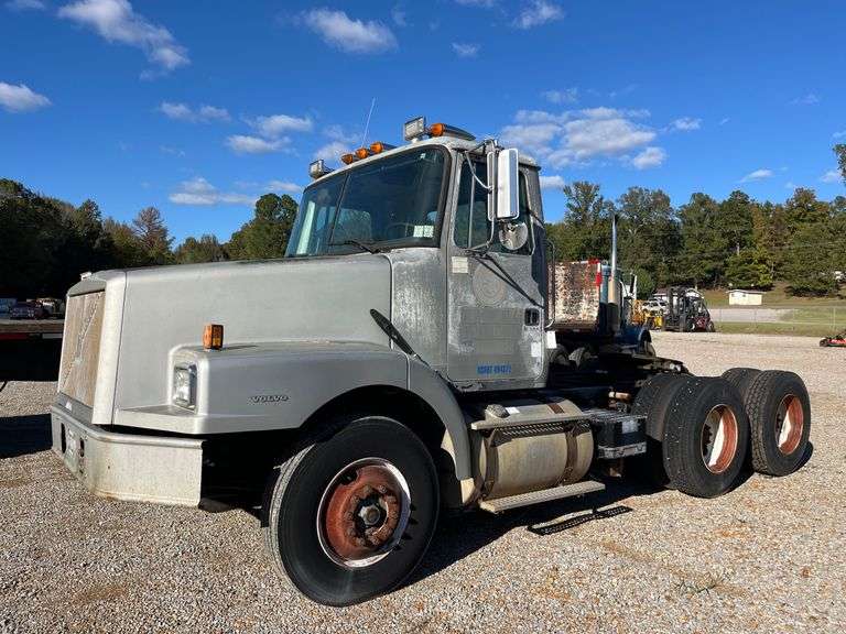 1998  VOLVO TRUCK  WG Truck image