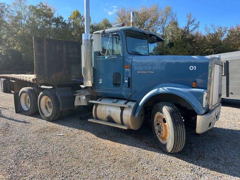 1995  INTERNATIONAL  F-9370 Truck image