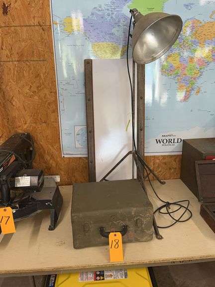 Old Box Lamp & Creeper image