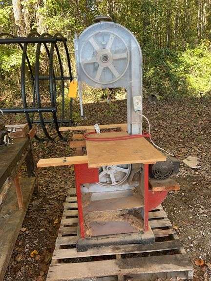 Vertical Band Saw, Leland Faraday image