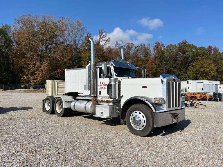 2009  PETERBILT  389 Truck image