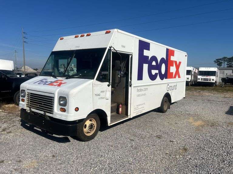 2007 Ford E-350 Van image