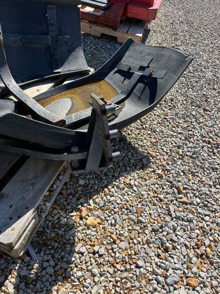 John Deere 4960 Front Fenders image