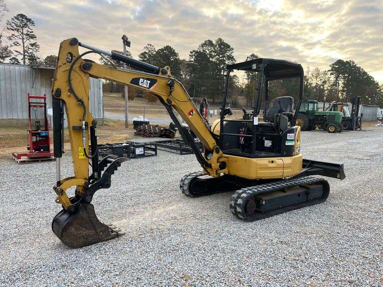 Caterpillar 303.5E Excavator image