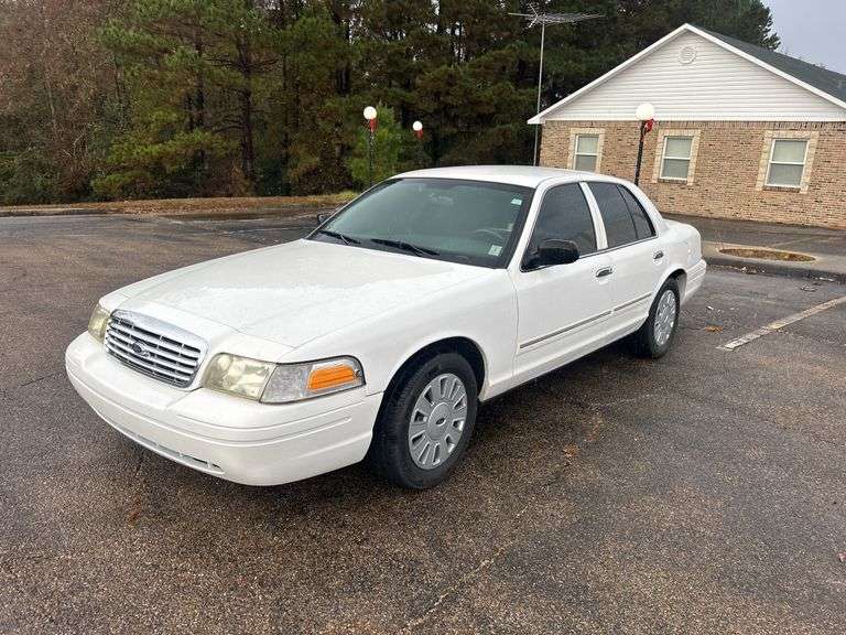 2011  FORD  Crown Victoria Car image