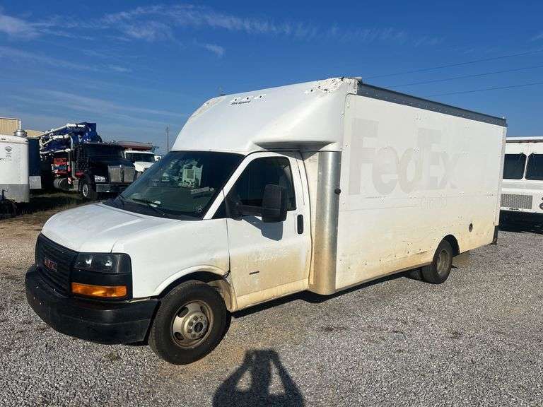 2018 GMC Sierra Box Van image