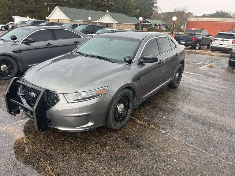 2016  FORD  Taurus Car image