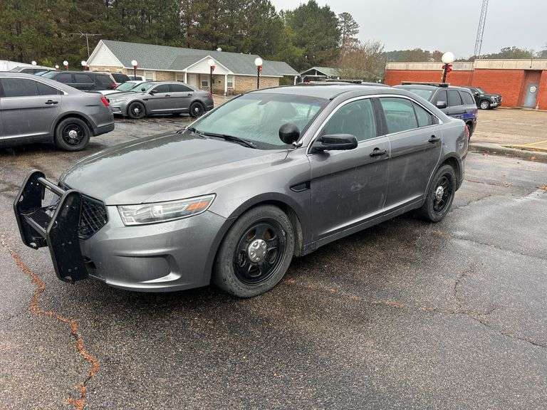 2016  FORD  Taurus Car image