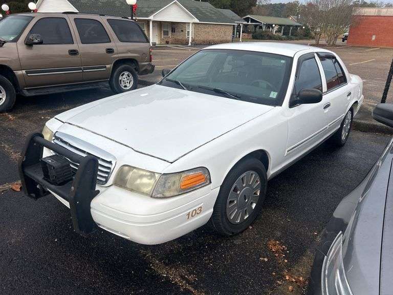 2011  FORD  Crown Victoria Car image