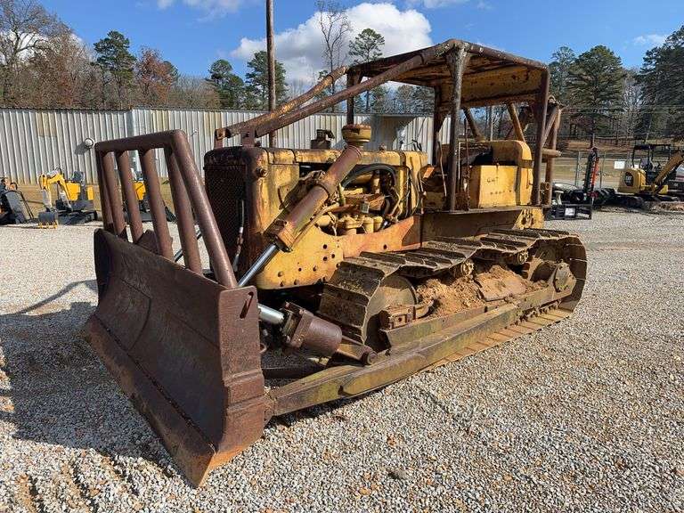 Caterpillar B6 Dozer image