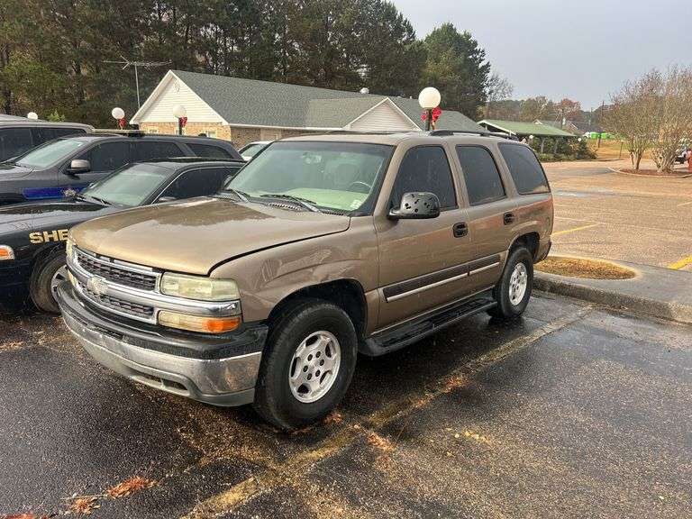 2004  CHEVROLET  Tahoe SUV image