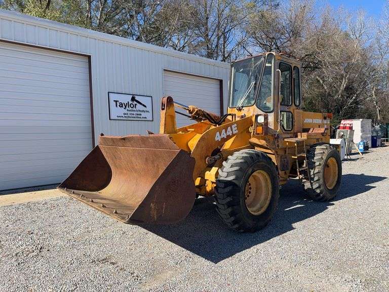 John Deere 444 Wheel Loader image