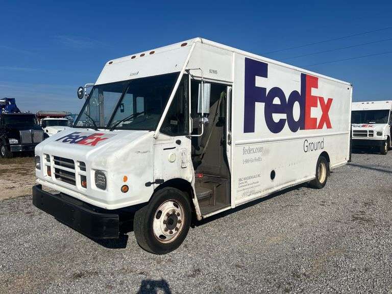 2005 FREIGHTLINER UTILIMASTER VAN image