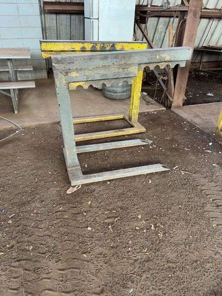 (2) Gantry Forks image