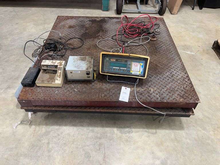 (2) 5,000 Lb Derlin Scales image