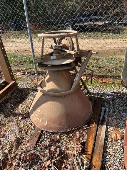 3Pt Spin Spreader, Works, Shedded image