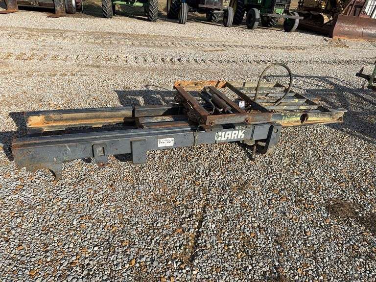 Clark Forklift Mast image