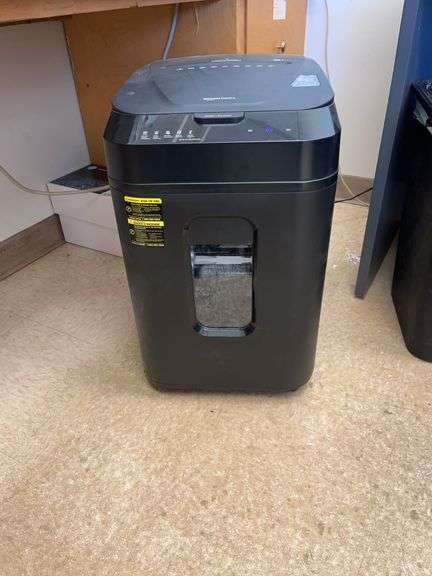 Amazon Basics Shredder image