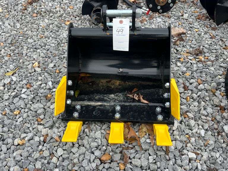 Toothed Bucket Attachment image