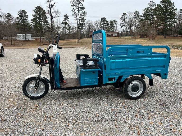 Electric Utility Trike with Dump Bed image