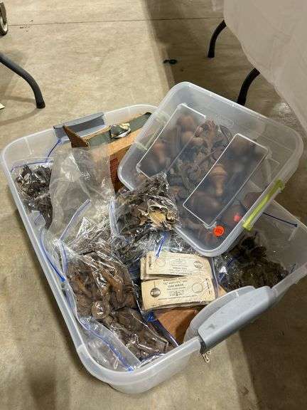 Cabinet Hardware, Large Box image