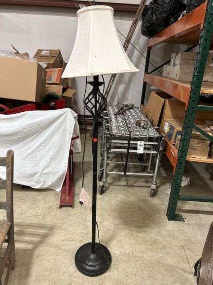 Floor Lamp image