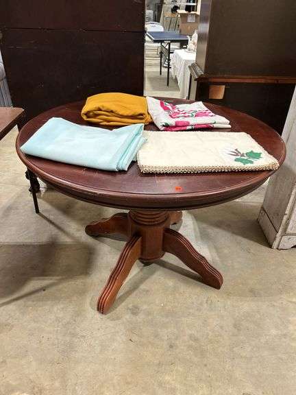 Round Dining Table with Table Cloths & Placemats image
