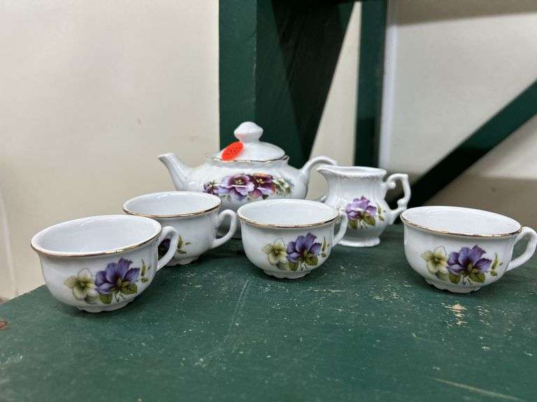 Pansy Tea Set image