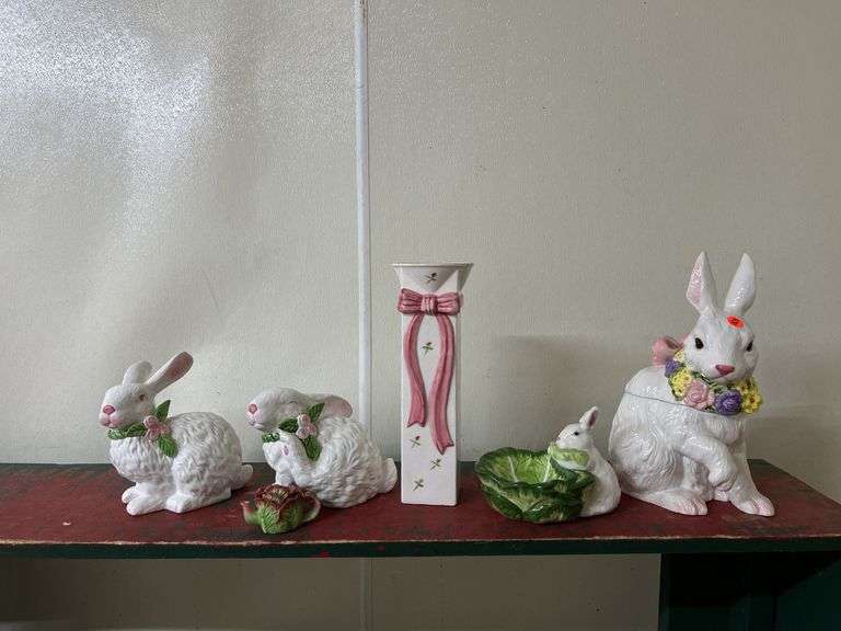 Rabbit Decor and Vase image