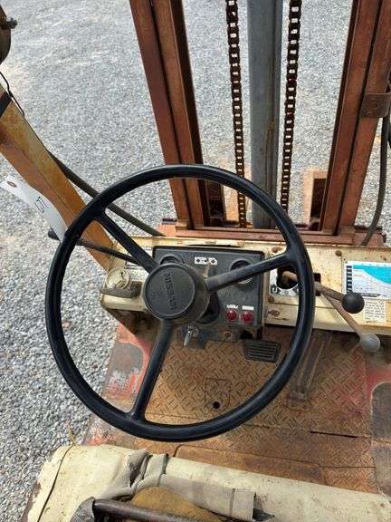 Nissan 3000 Fork Lift