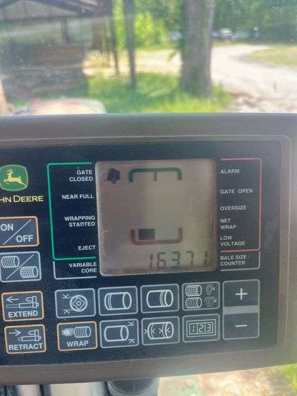 John Deere 467 Round Baler