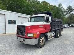1993 MACK 600 DUMP TRUCK