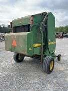 John Deere 467 Round Baler