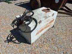 100 Gallon Fuel Tank with Pump