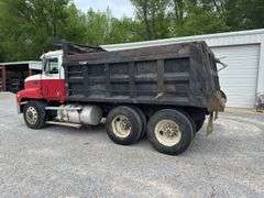 1993 MACK 600 DUMP TRUCK
