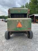John Deere 467 Round Baler