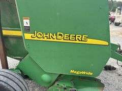 John Deere 467 Round Baler