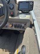 1998 Bass Tracker Pro Team 165