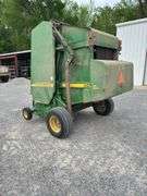 John Deere 467 Round Baler