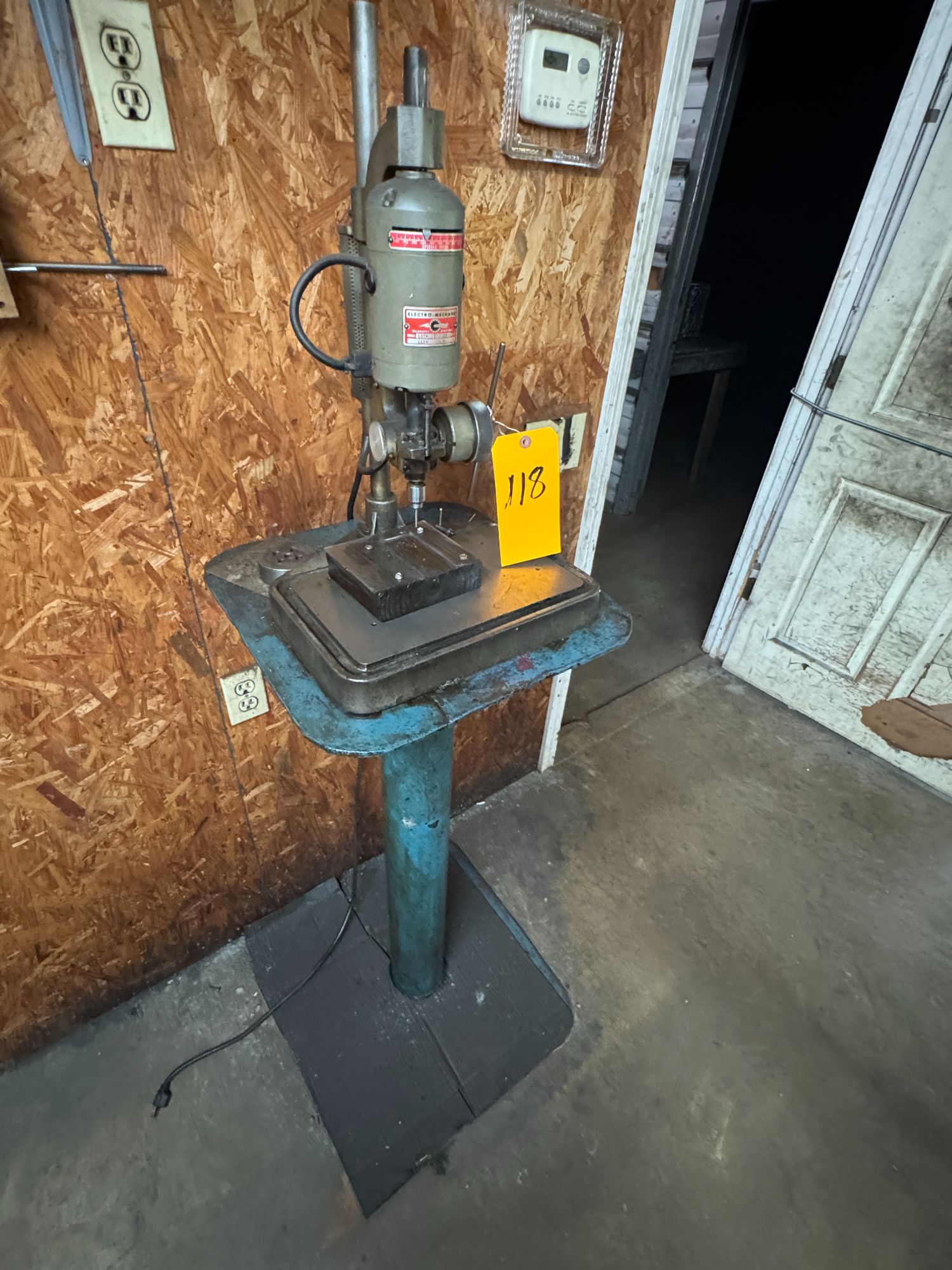 Lot image 4