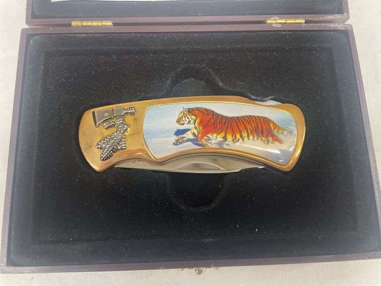 Tiger Folding Knife in Presentation Box